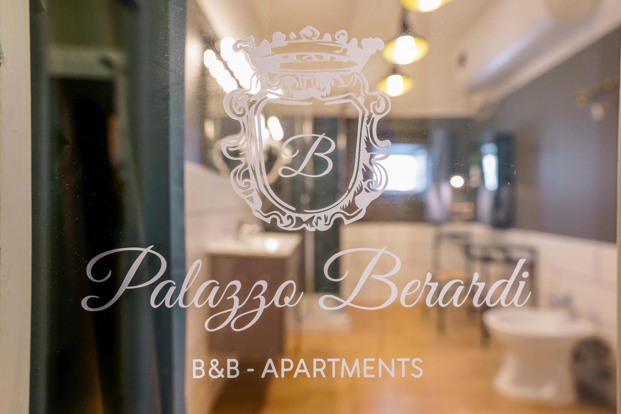 Palazzo Berardi Bed & Breakfast Taranto Exterior photo