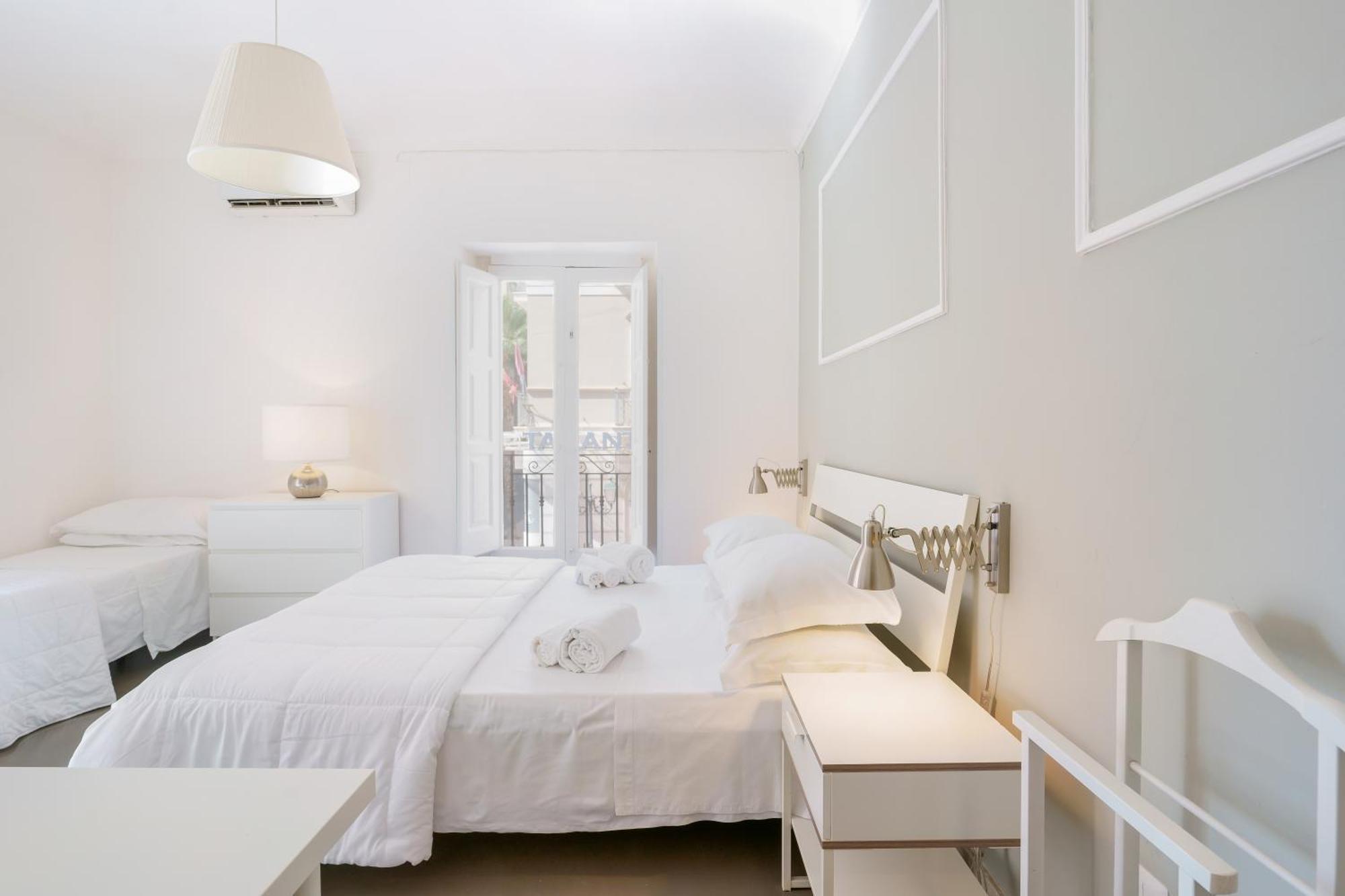 Palazzo Berardi Bed & Breakfast Taranto Exterior photo